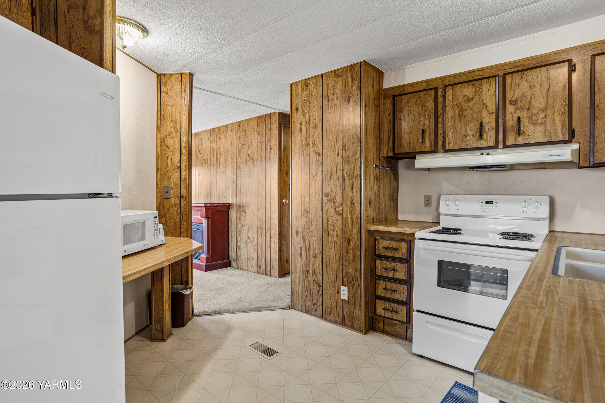 300 Alps Road, Unit 1052 Moxee, WA 98936 - Photo 9 of 25 300Alps#1052_16