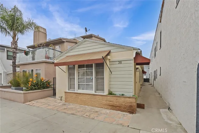 $1,995 | 38 Argonne Avenue, Unit 1, Long Beach, CA 90803