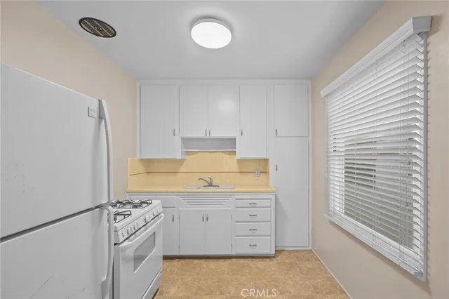 $1,995 | 38 Argonne Avenue, Unit 1, Long Beach, CA 90803