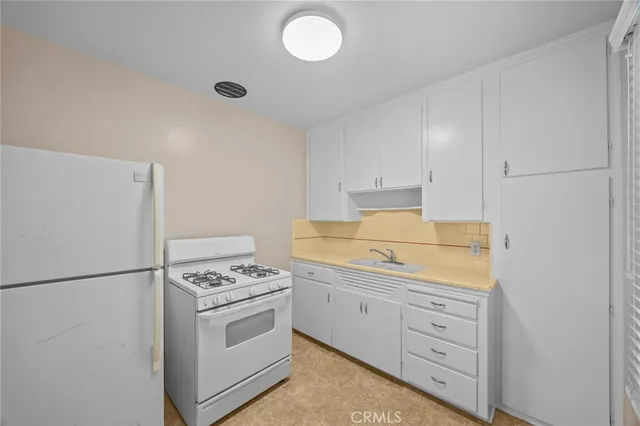 $1,995 | 38 Argonne Avenue, Unit 1, Long Beach, CA 90803