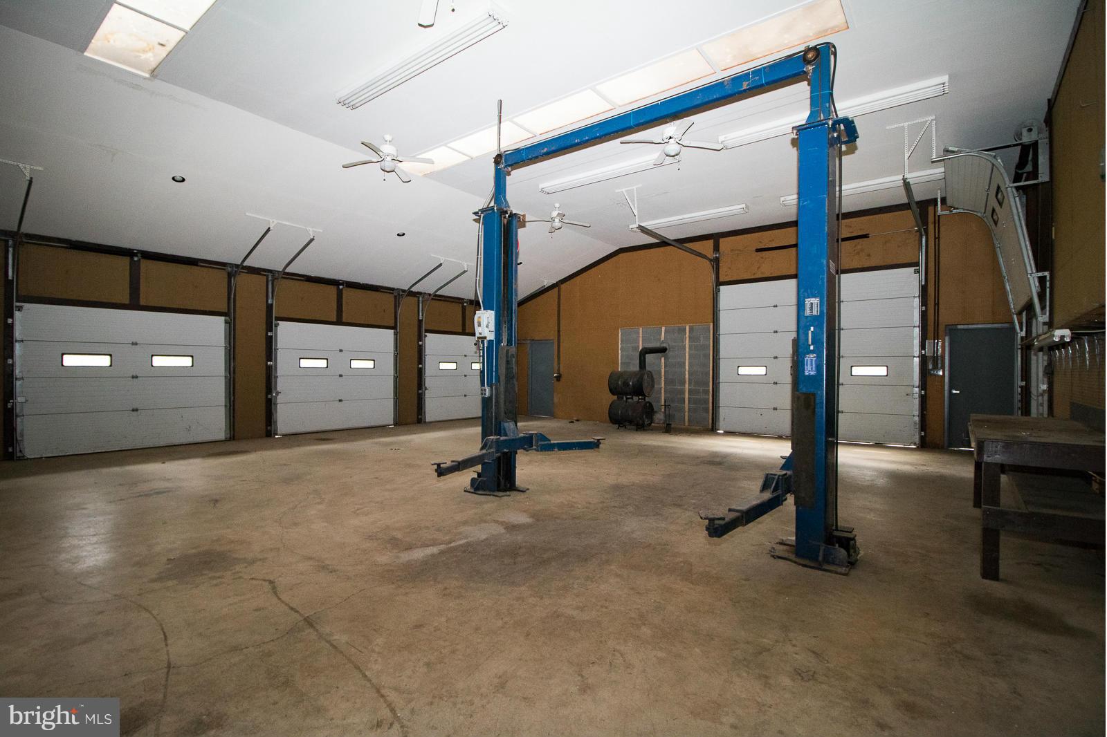 Lift in Garage