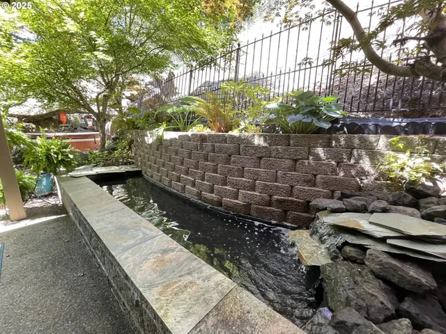 $669,000 | 1584 Northwest Avery Street, Roseburg, OR 97471