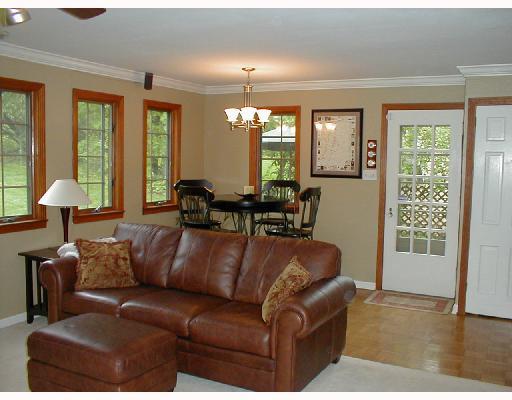 437 Old Farm Road Mt. Lebanon, PA 15228 - Photo 5 of 8 Den/Family/Great Room.