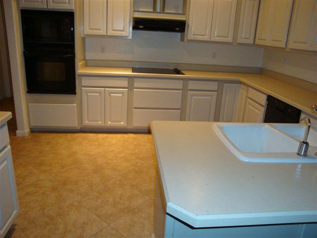 338 West Knox Road Tempe, AZ 85284 - Photo 2 of 4 Kitchen