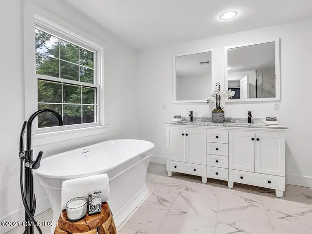 $4,750,000 | 23 Meeting House Road, Greenwich, CT 06831