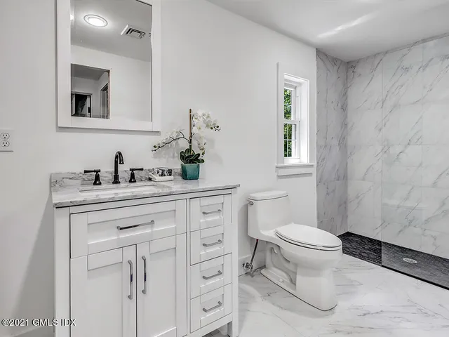 $4,750,000 | 23 Meeting House Road, Greenwich, CT 06831