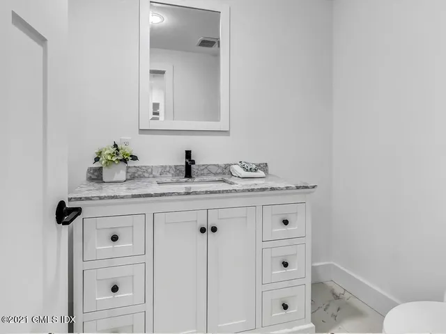 $4,750,000 | 23 Meeting House Road, Greenwich, CT 06831