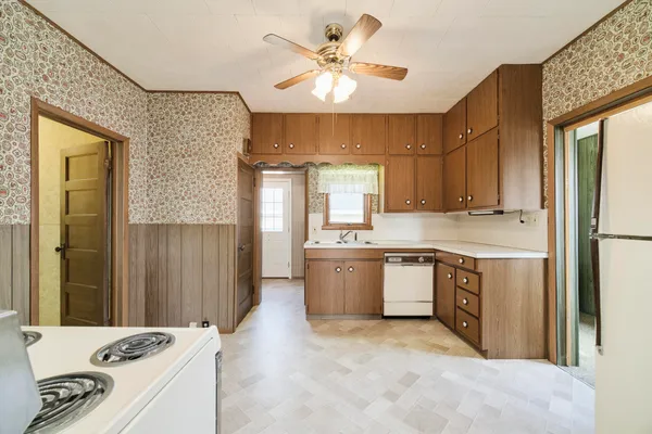 $579,000 | 15 North Lakeshore Drive, Manistee, MI 49660