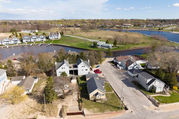 $579,000 | 15 North Lakeshore Drive, Manistee, MI 49660