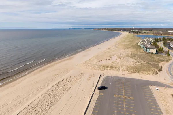 $579,000 | 15 North Lakeshore Drive, Manistee, MI 49660
