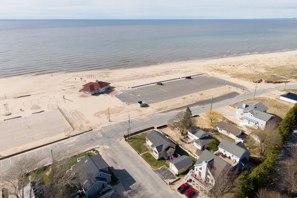 $579,000 | 15 North Lakeshore Drive, Manistee, MI 49660