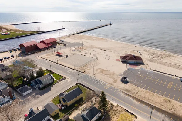 $579,000 | 15 North Lakeshore Drive, Manistee, MI 49660