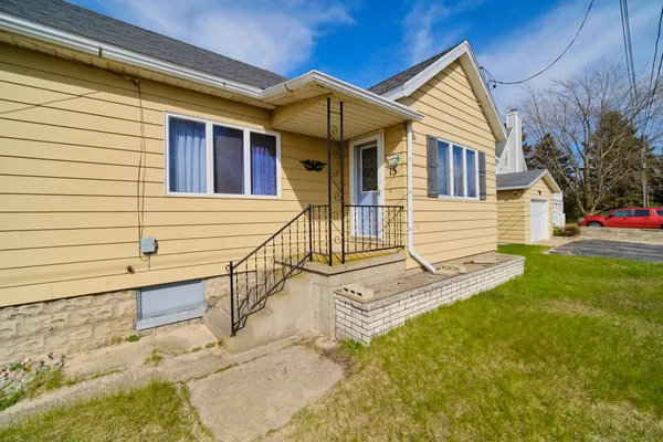 $579,000 | 15 North Lakeshore Drive, Manistee, MI 49660