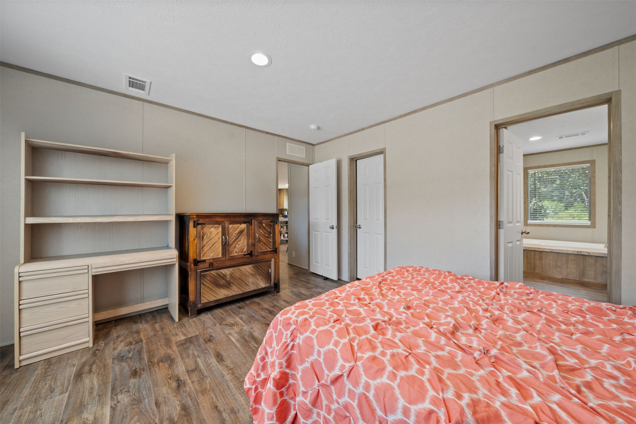404 County Road 3295 Cleveland, TX 77327 - Photo 18 of 45