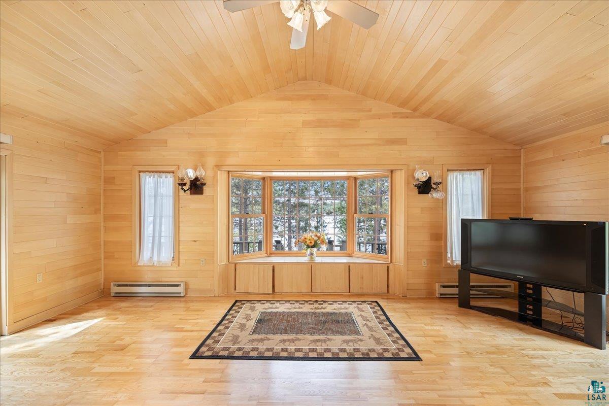 1804 North Bay Road Ely, MN 55731 - Photo 9 of 37 Entrance foyer featuring vaulted ceiling, ceiling fan, and light hardwood / wood-style floors