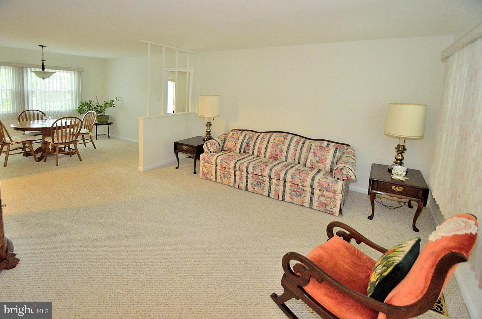629 Beech Road Sterling, VA 20164 - Photo 8 of 18 Living Room