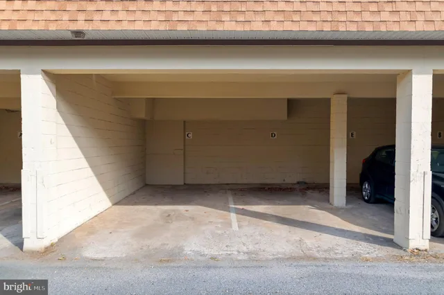 $295,000 | 3878 Havenwood Place, Unit 75D, Alexandria, VA 22309