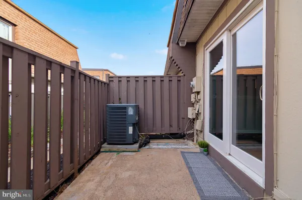 $299,000 | 3878 Havenwood Place, Unit 75D, Alexandria, VA 22309