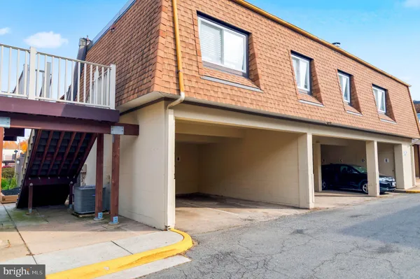 $299,000 | 3878 Havenwood Place, Unit 75D, Alexandria, VA 22309