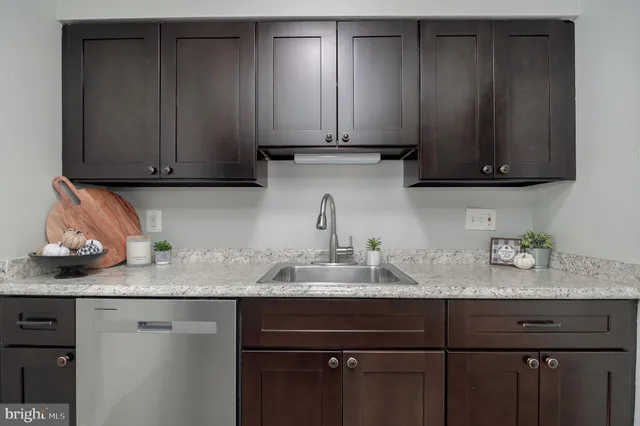 $295,000 | 3878 Havenwood Place, Unit 75D, Alexandria, VA 22309