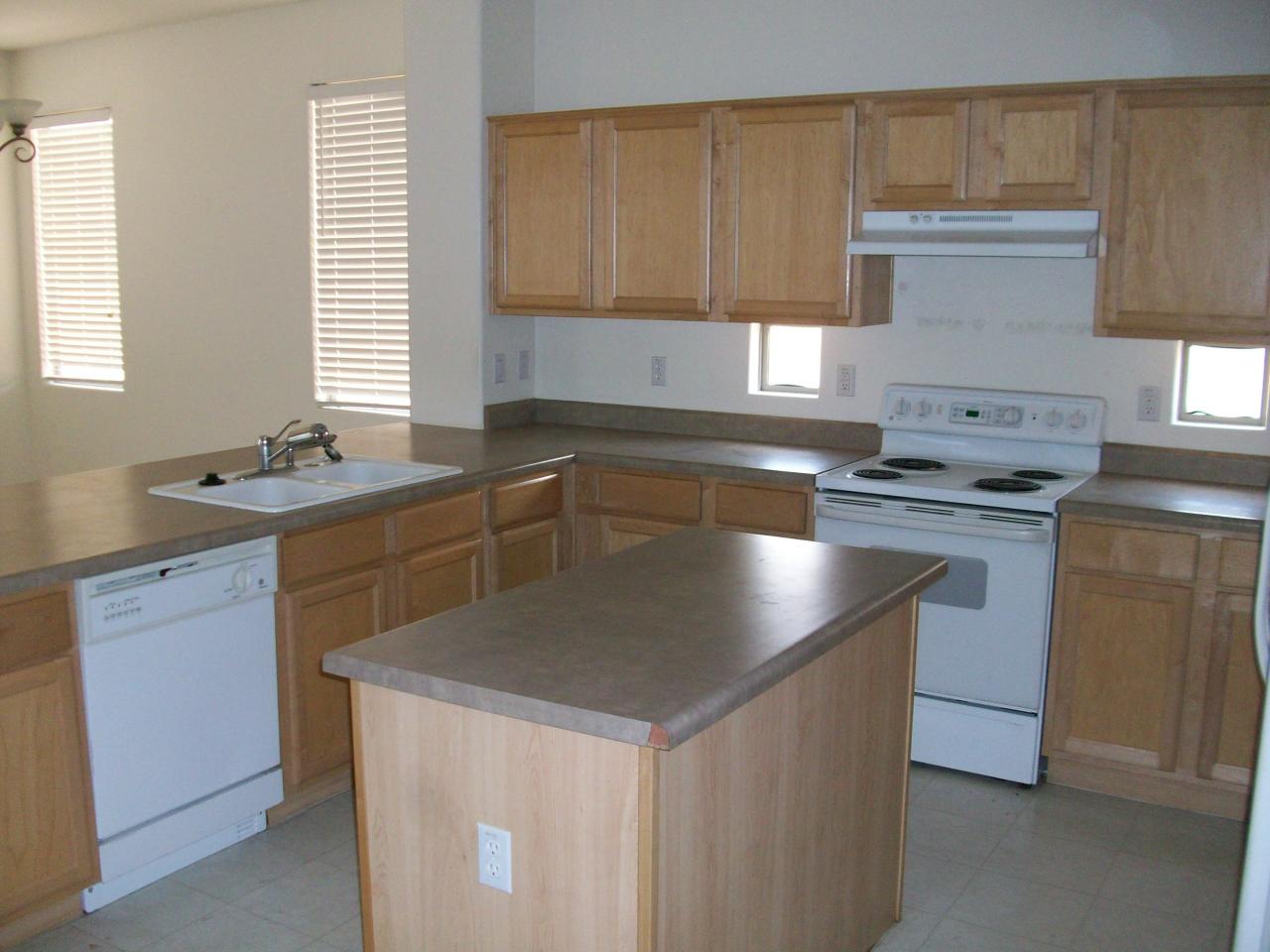 3446 East Powell Way Gilbert, AZ 85298 - Photo 3 of 11 Kitchen