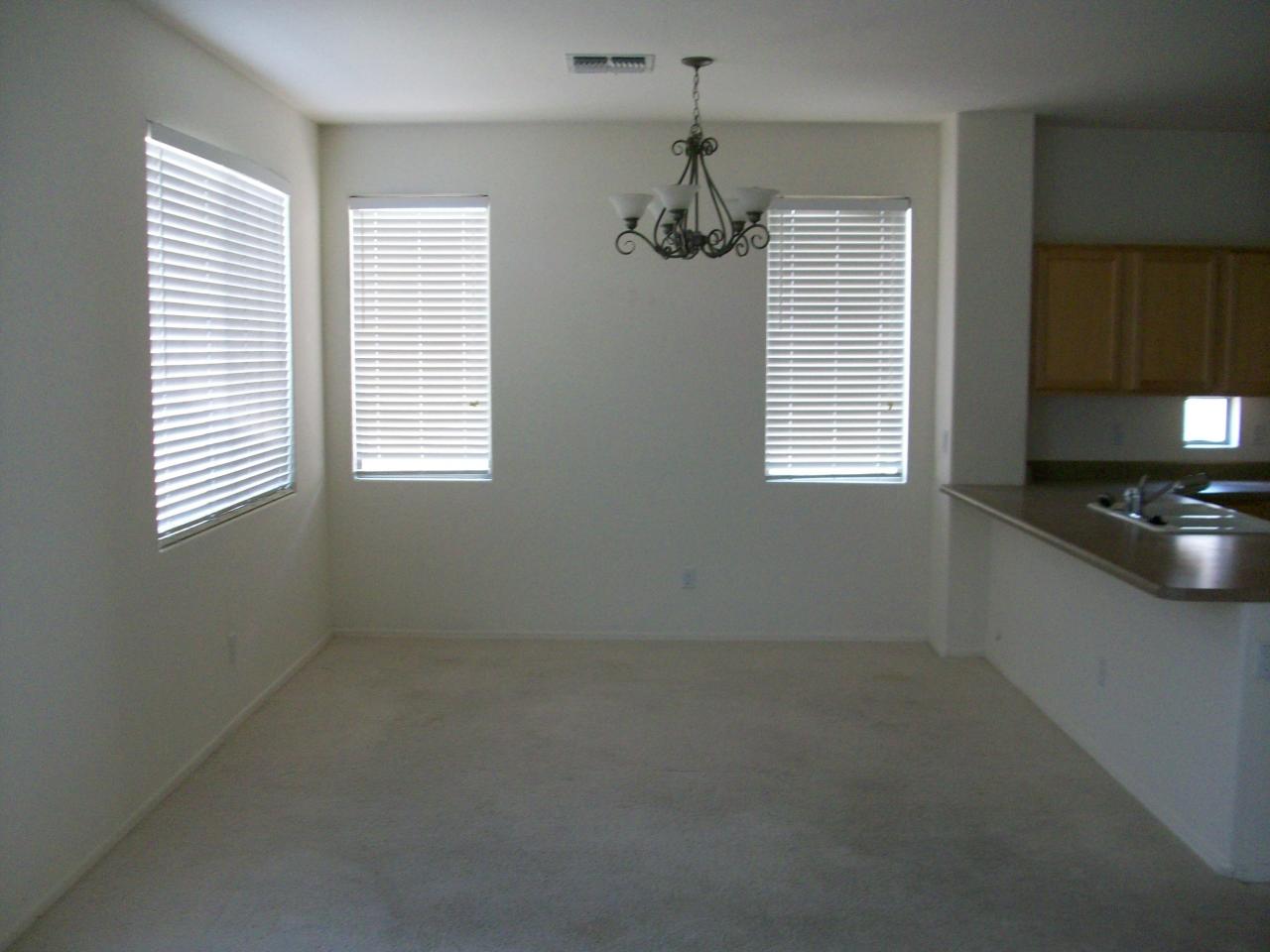 3446 East Powell Way Gilbert, AZ 85298 - Photo 7 of 11 Dining area
