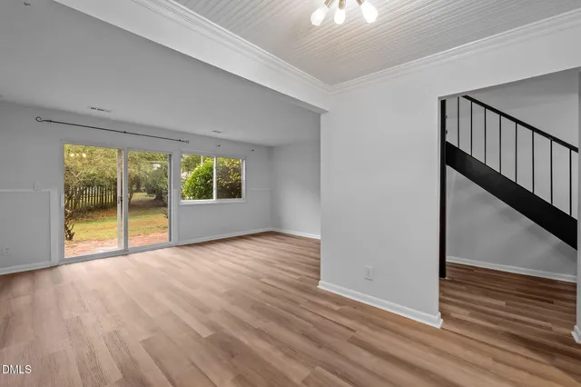 $285,000 | 220 Elizabeth Street, Unit C11, Chapel Hill, NC 27514