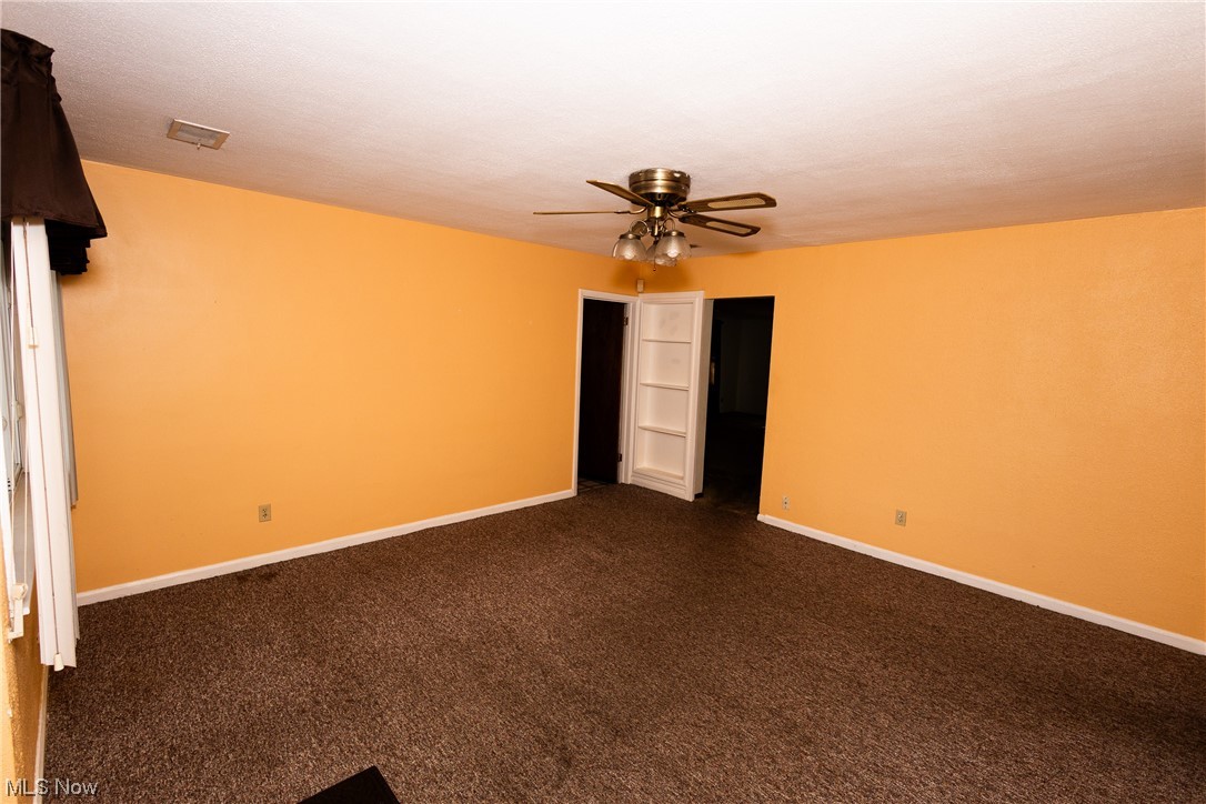 682 Weller Road Elyria, OH 44035 - Photo 4 of 27