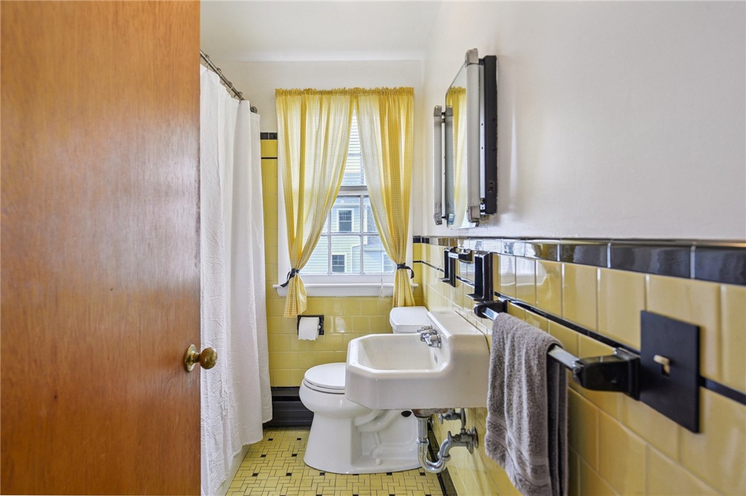 45 Leonard Bodwell Road Narragansett, RI 02882 - Photo 17 of 28 Gallery Image 17