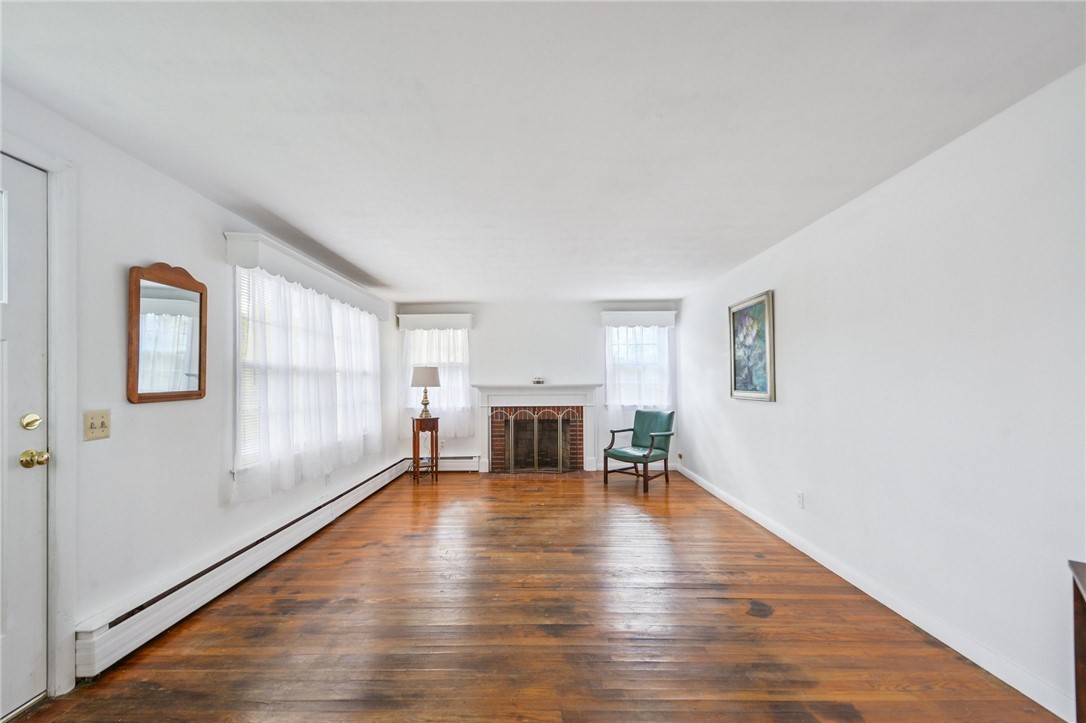 45 Leonard Bodwell Road Narragansett, RI 02882 - Photo 4 of 28 Gallery Image 4
