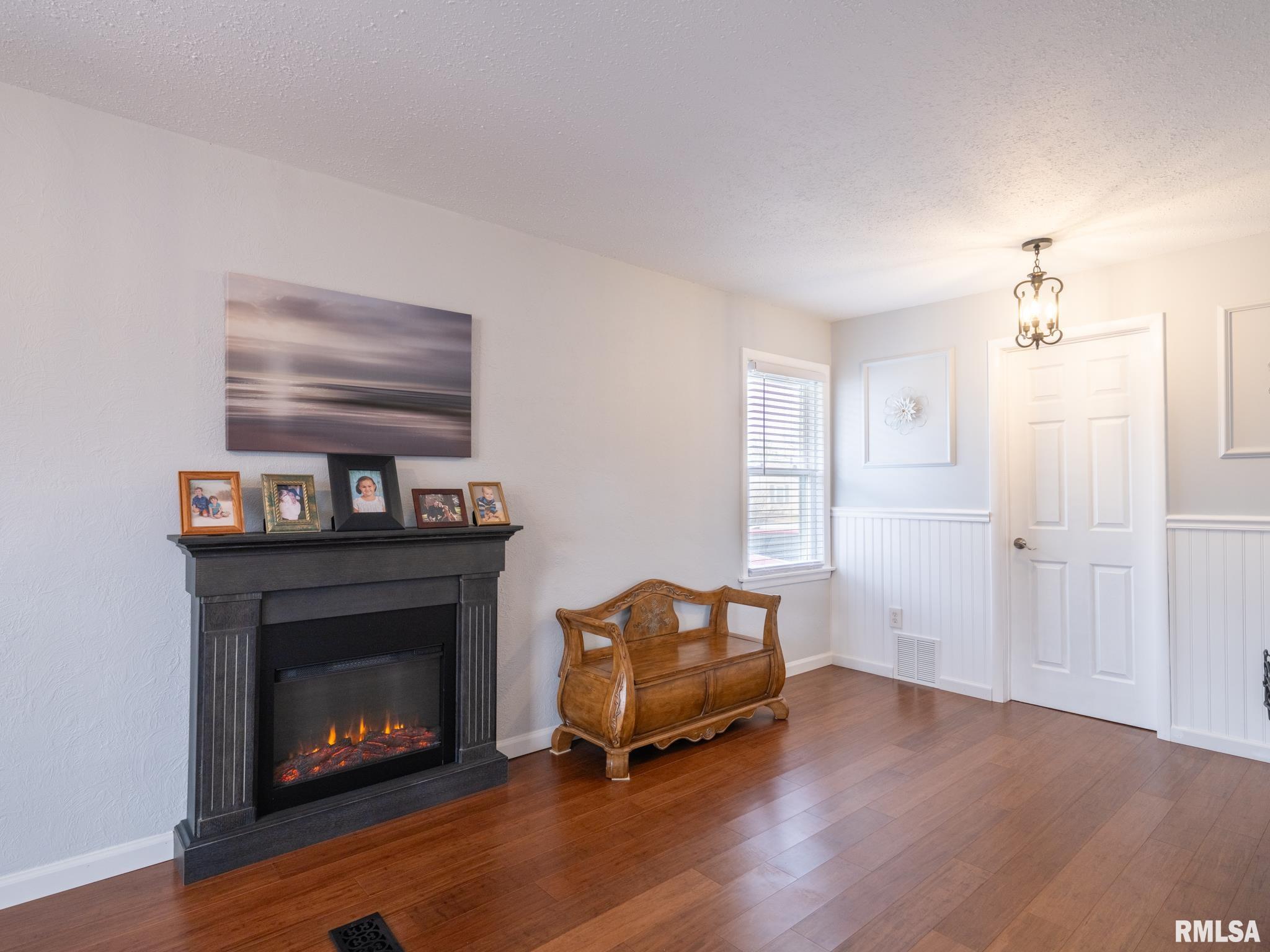 320 Barbara Road Pekin, IL 61554 - Photo 25 of 43 Gallery Image 25