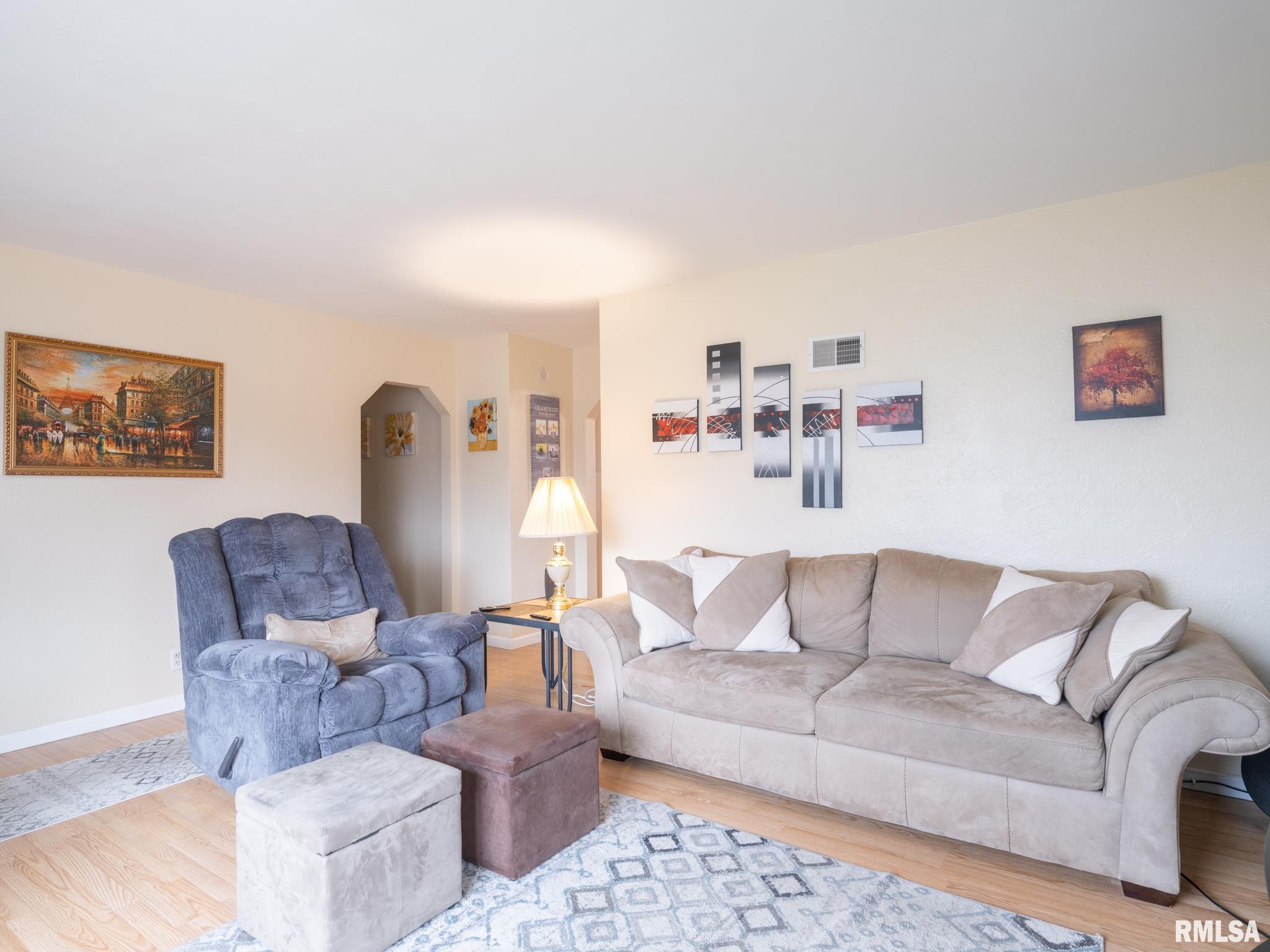 320 Barbara Road Pekin, IL 61554 - Photo 8 of 43 Gallery Image 8