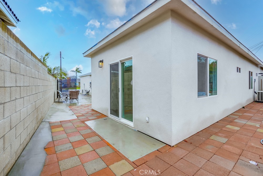6439 Mohawk Road Westminster, CA 92683 - Photo 39 of 41 a view of a backyard with sitting area