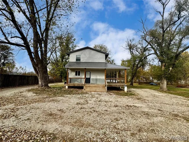 $195,000 | 29031 State Hwy V, Maywood, MO 63454