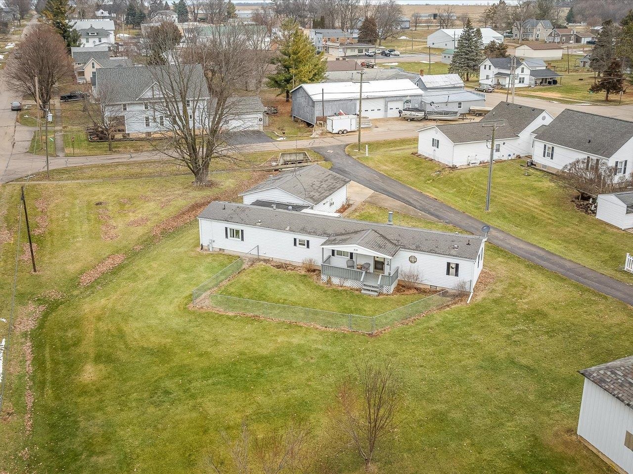 319 North Turner Street Davis, IL 61019 - Photo 6 of 23