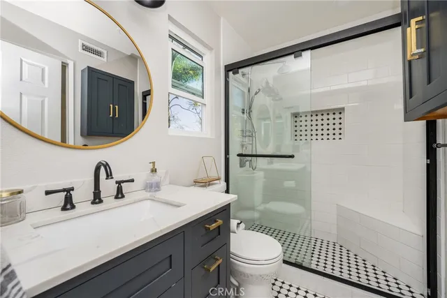 $1,249,800 | 39 Touraine Place, Lake Forest, CA 92610