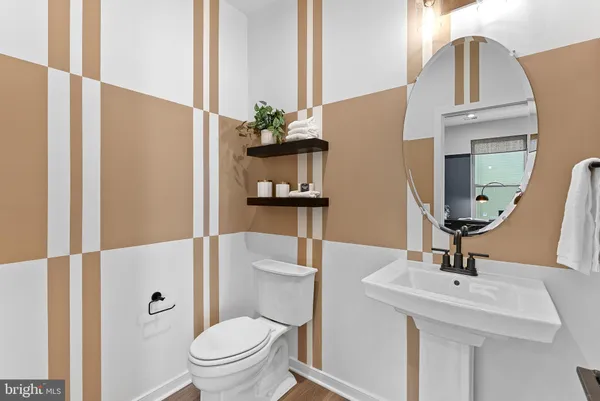 $659,990 | 8 Sepia Square, Unit HE, Ashburn, VA 20147