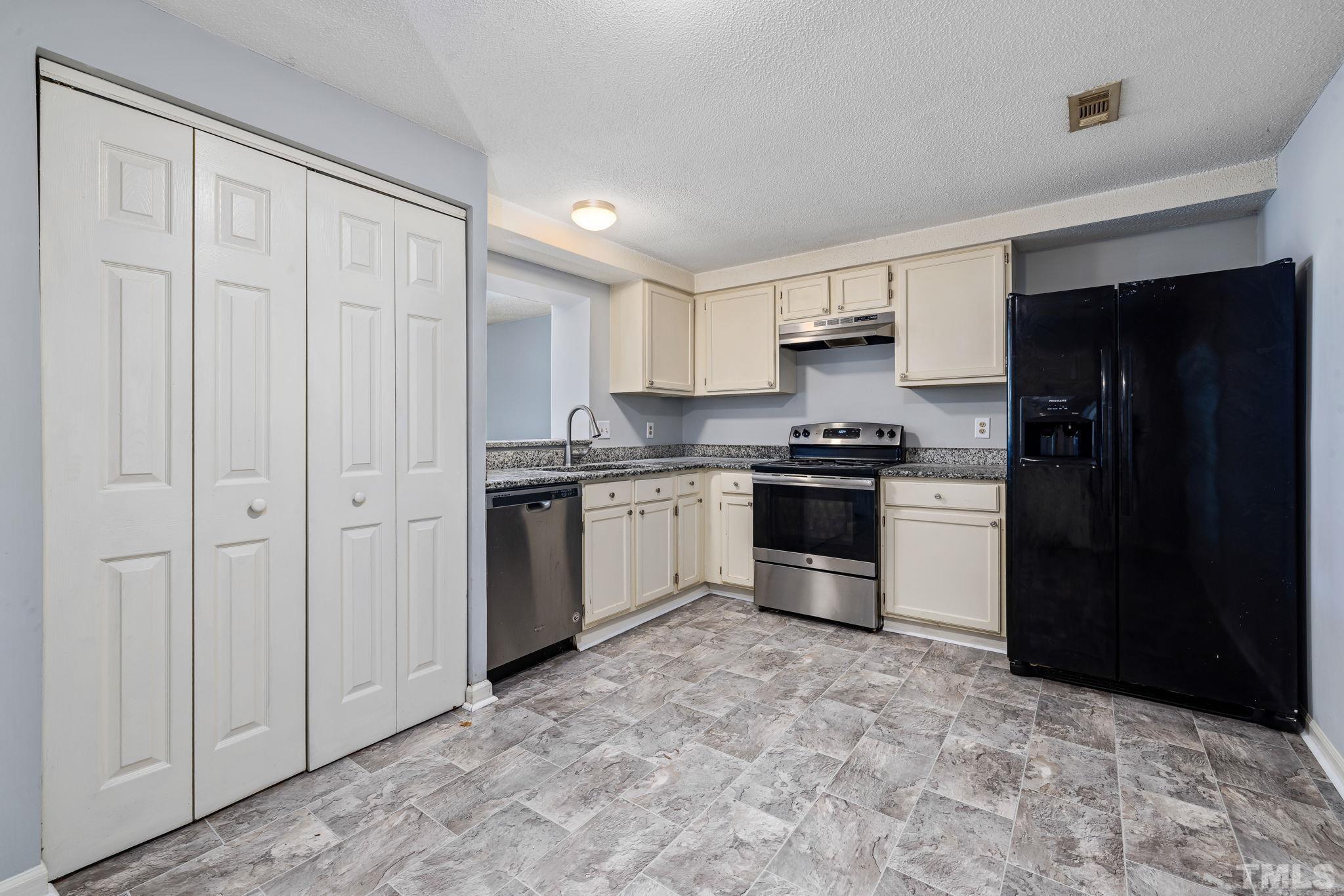 5510 Bringle Court Raleigh, NC 27610 - Photo 9 of 23 Gallery Image 9