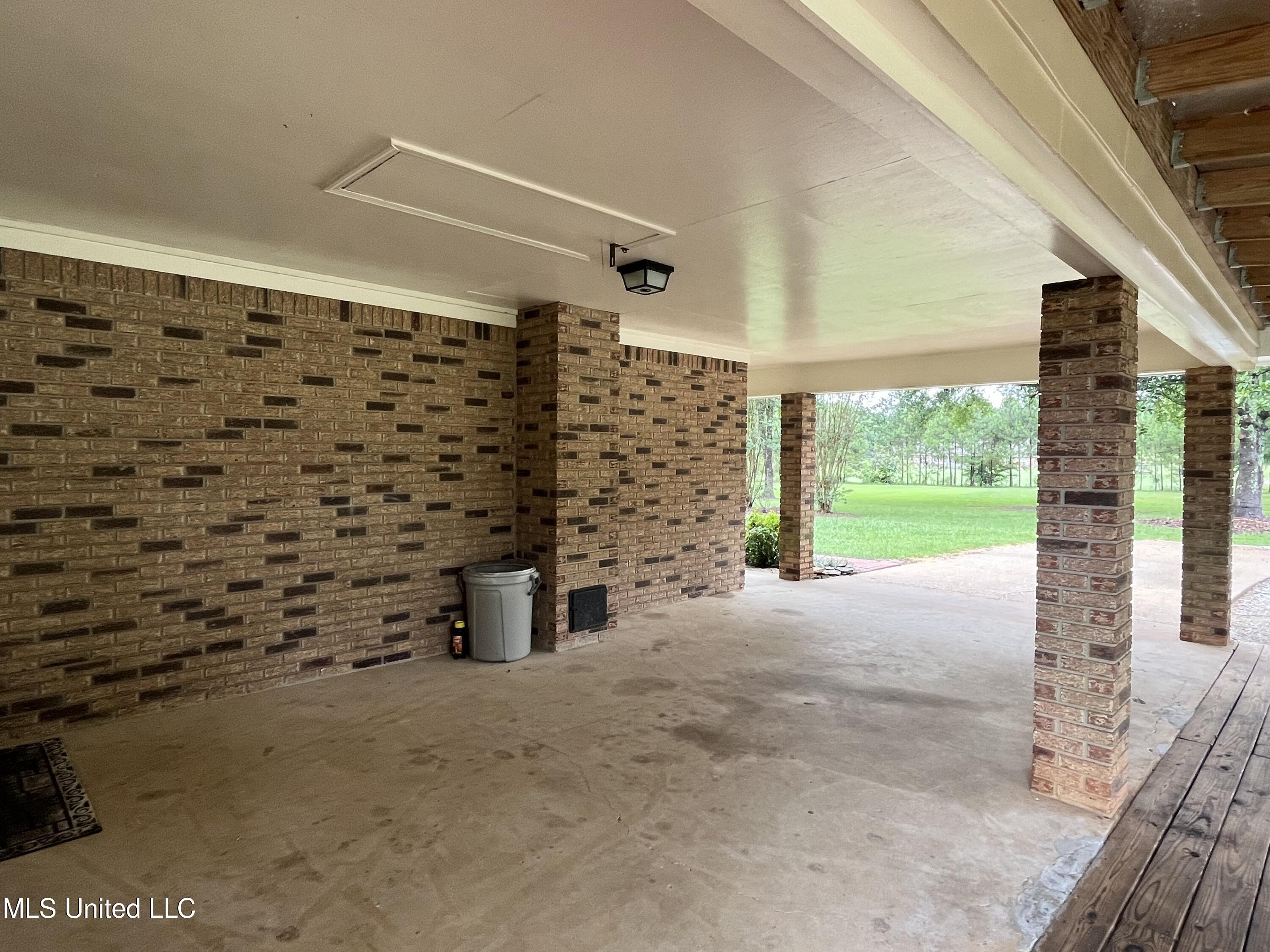 214 Boteler Road Florence, MS 39073 - Photo 11 of 39 IMG_2831