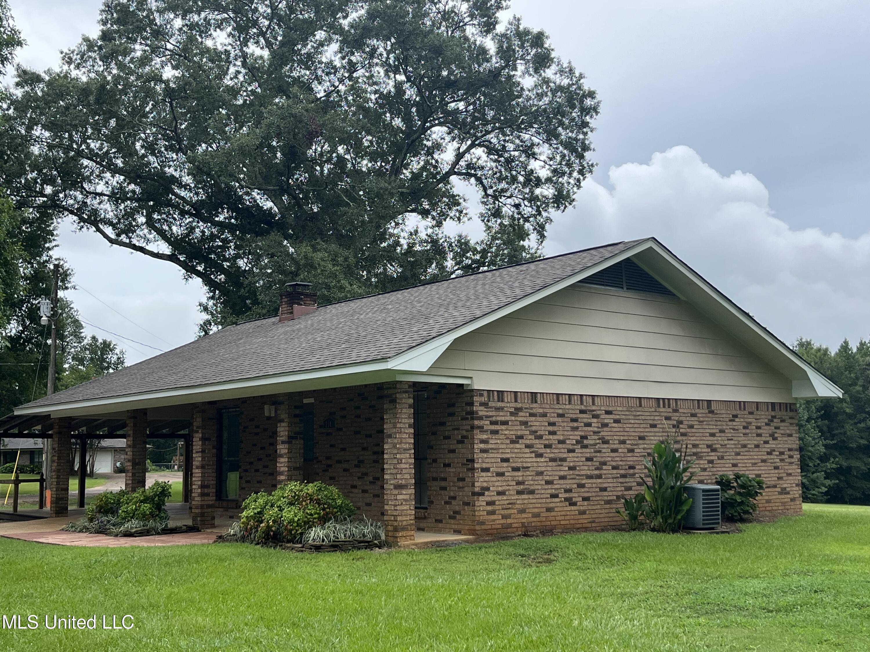 214 Boteler Road Florence, MS 39073 - Photo 4 of 39 IMG_2823