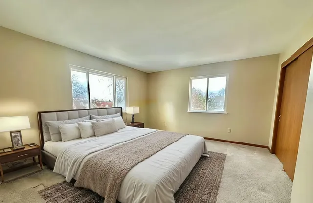 $2,395 | 335 Nicole Court, Pewaukee, WI 53072