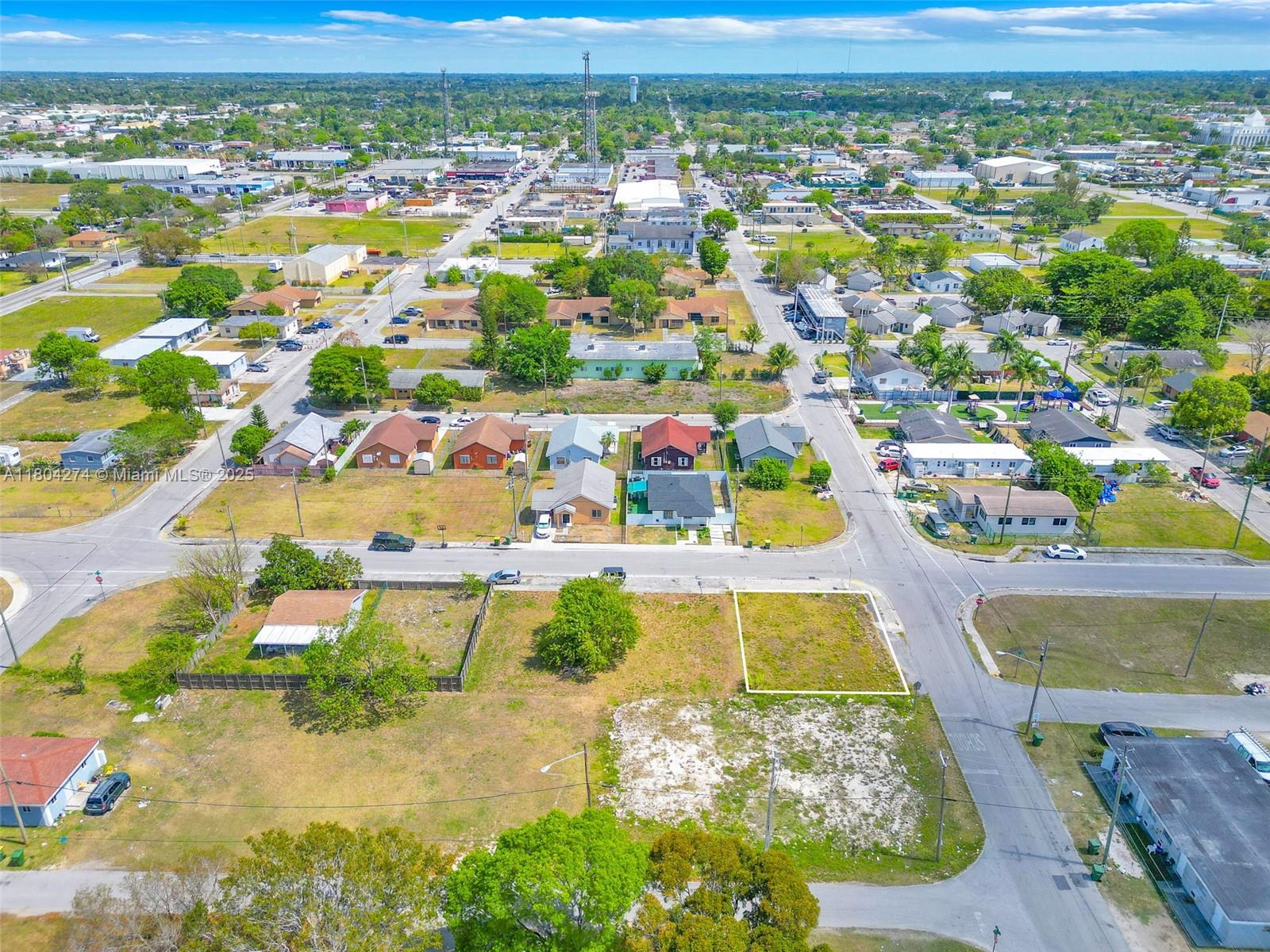 402 Southwest 6th Street Homestead, FL 33030 - Photo 7 of 12 a view of a city