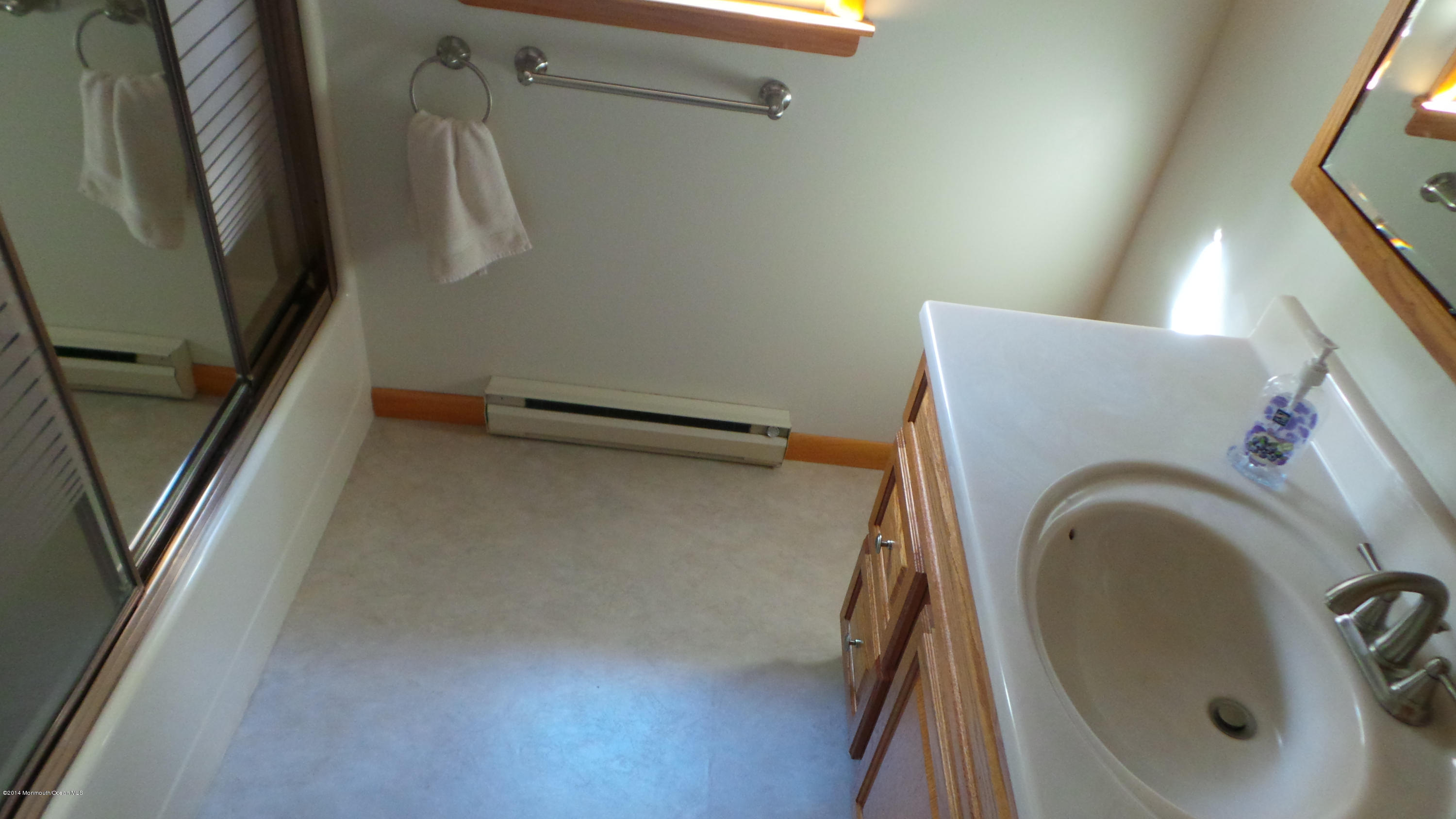 125 Millhurst Road Manalapan, NJ 07726 - Photo 3 of 24 2014-10-30 14