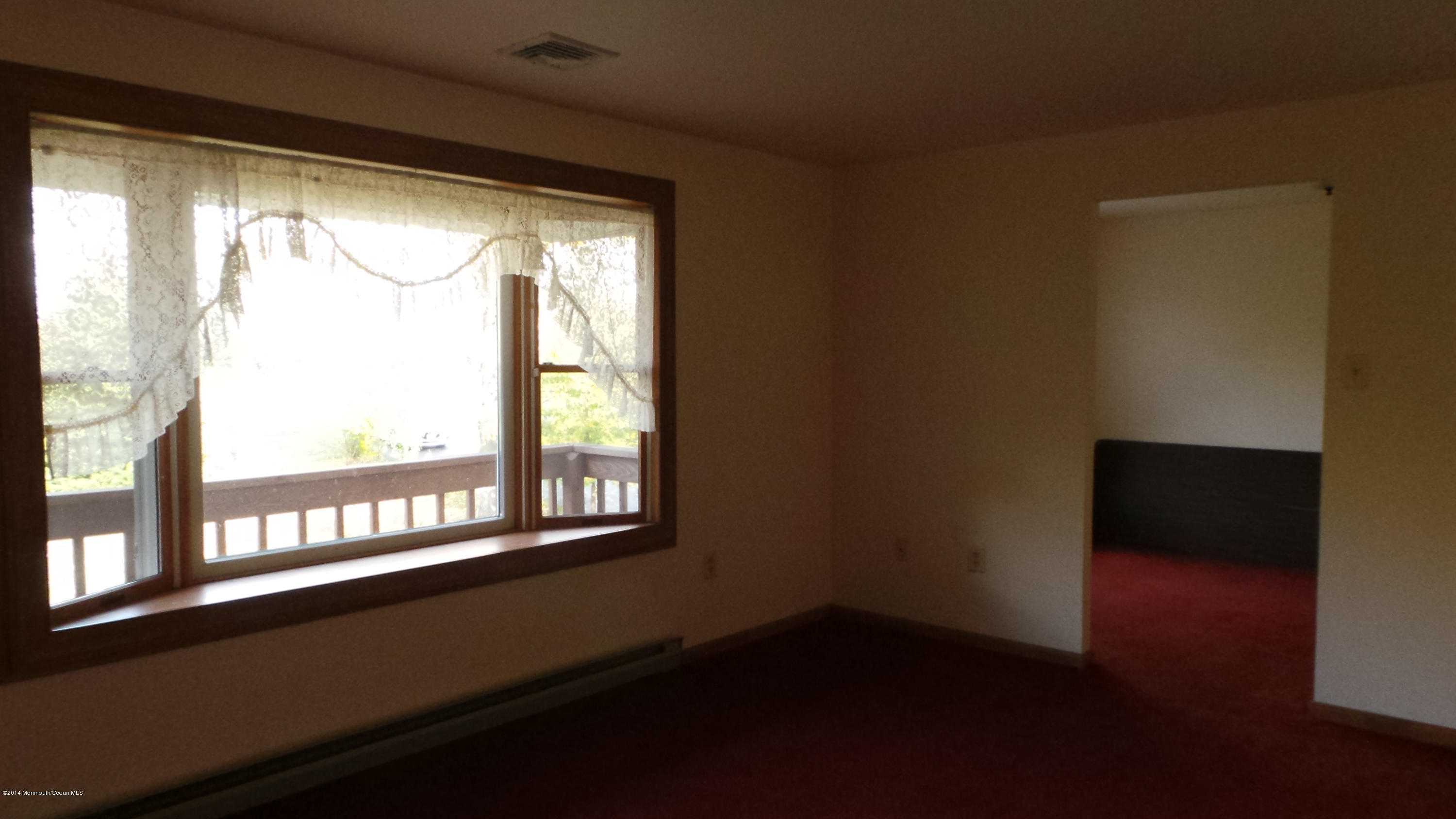 125 Millhurst Road Manalapan, NJ 07726 - Photo 8 of 24 2014-10-30 14