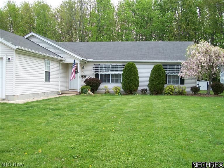 423 Root Road Lorain, OH 44052 - Photo 2 of 13