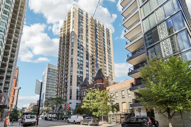 $210,000 | 70 West Huron Street, Unit 2210, Chicago, IL 60654