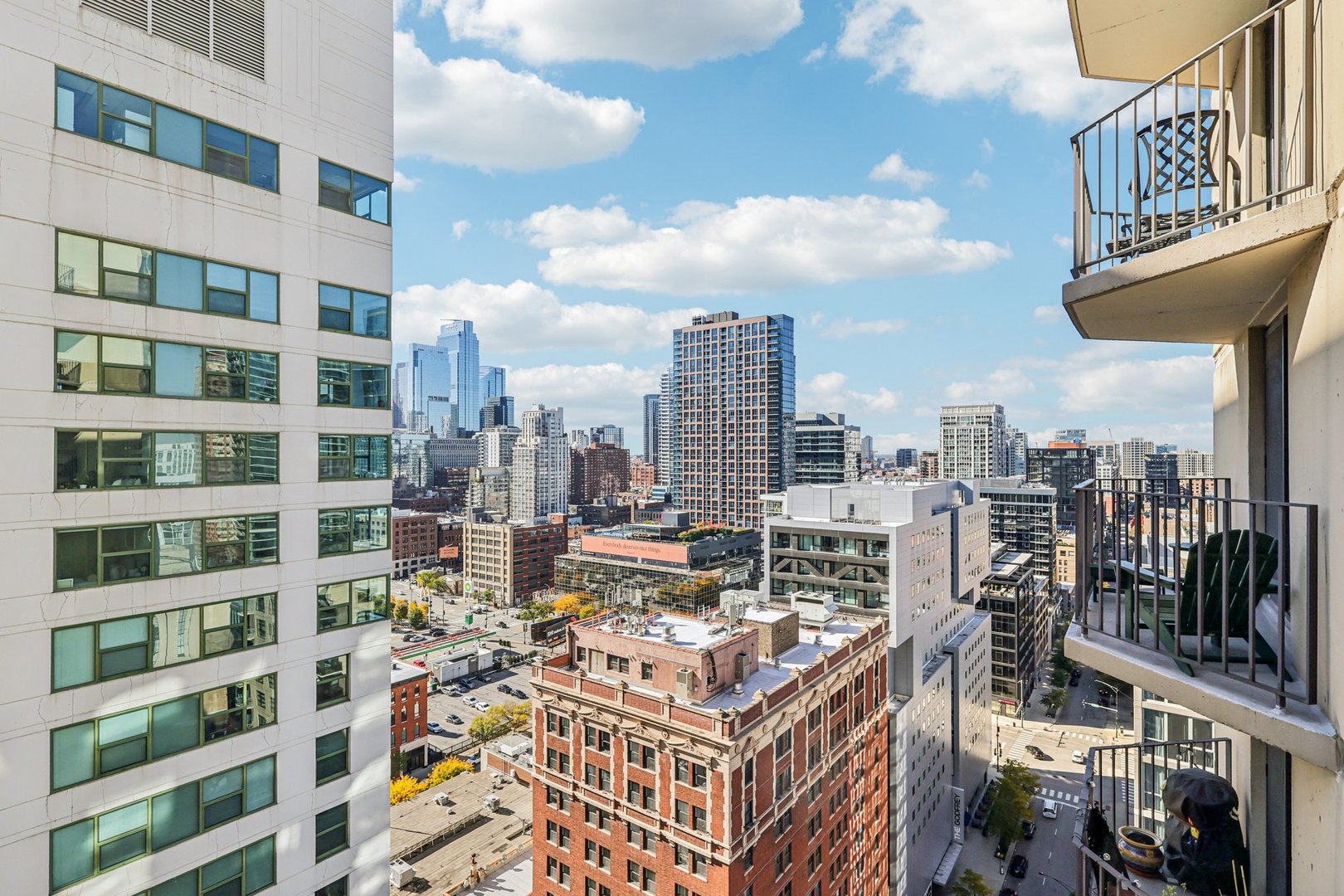 70 West Huron Street, Unit 2210 Chicago, IL 60654 - Photo 13 of 18 a picture of city view