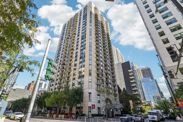 $210,000 | 70 West Huron Street, Unit 2210, Chicago, IL 60654