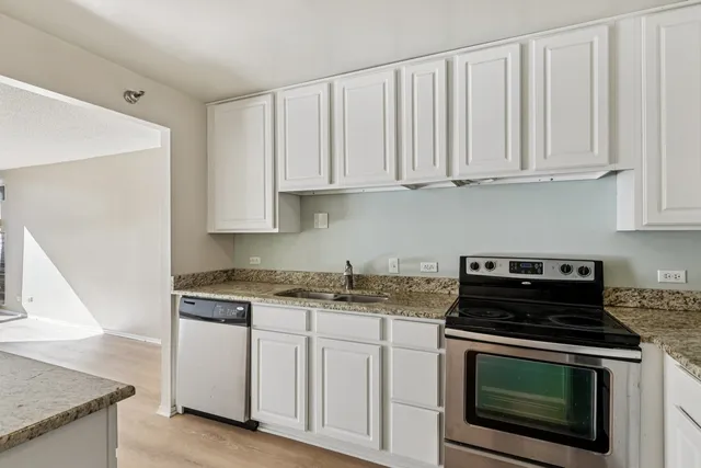 $210,000 | 70 West Huron Street, Unit 2210, Chicago, IL 60654