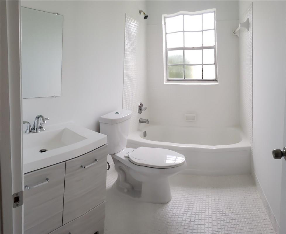 22765 Southwest 56th Avenue Boca Raton, FL 33433 - Photo 4 of 24 Photo 4